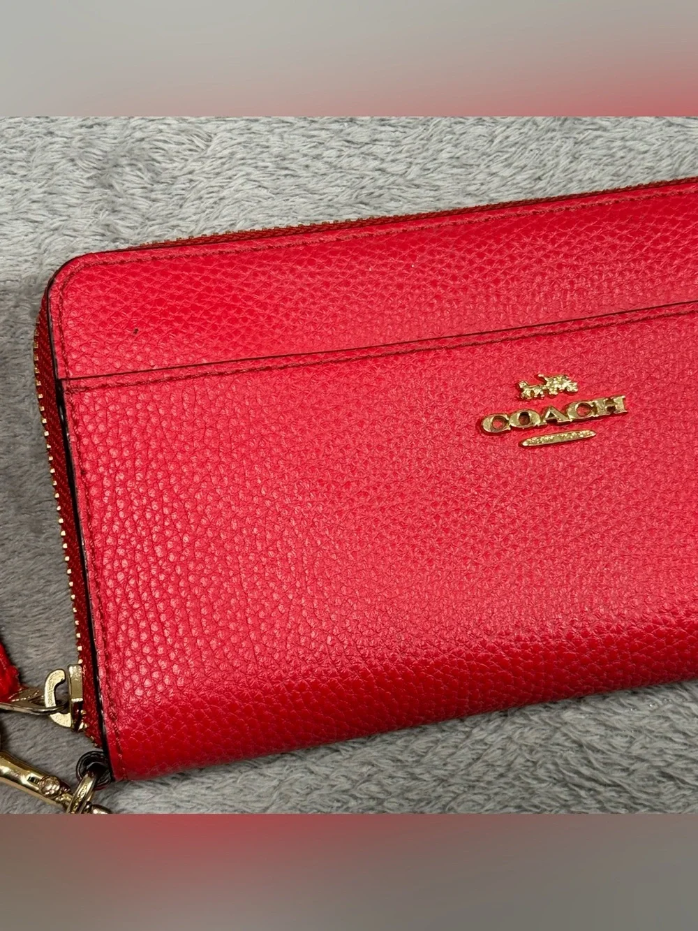 Coach Women’s Red Pebbled Leather Accordion Zip Wallet Wristlet Gold Hardware